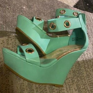 7.5 sexy summer wedges.  Teal color